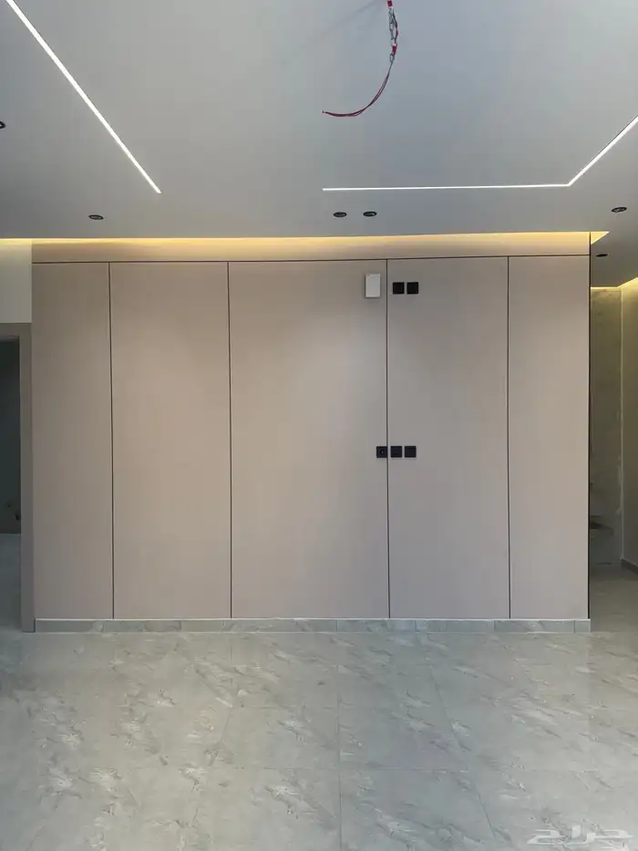 للبيع عمارة جاهزة للسكن في مخطط ت 6 بالعزيزية 13