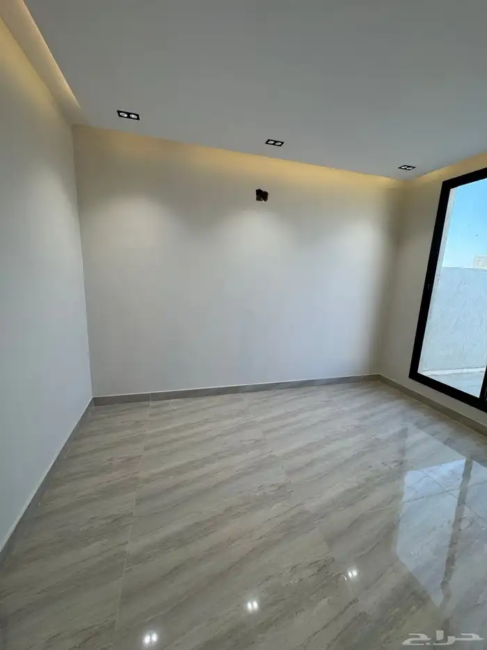 للبيع تاون هاوس علوي ب سعر مميز جدا وامام مرفق 2