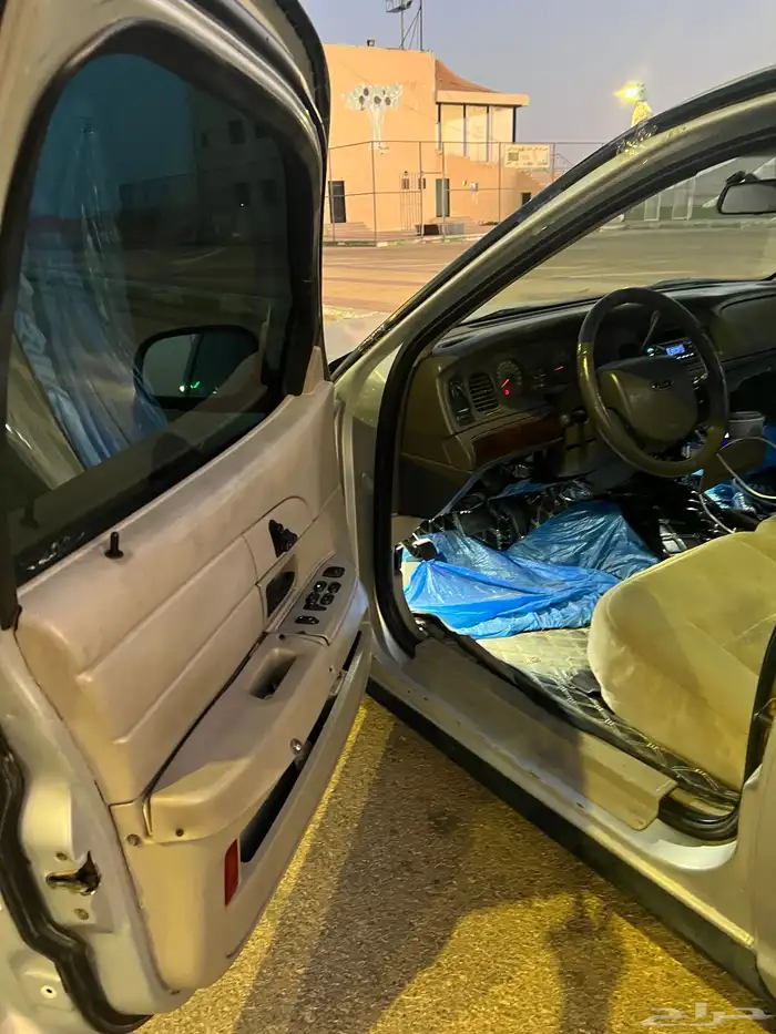 فورد فكتوريا 2011 5