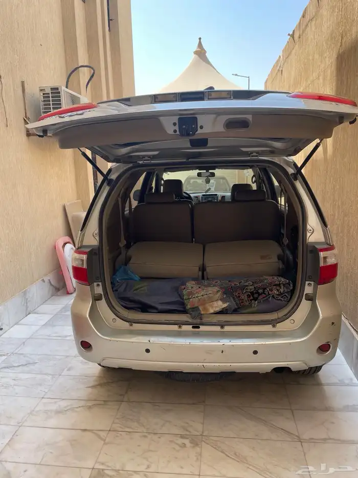 سيارة فورتشنر موديل 2010 للبيع 6 سلندر 3