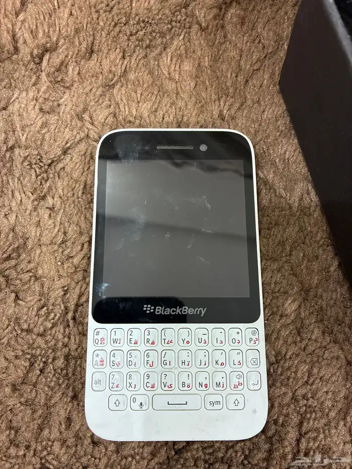 جوال بلاك بيري Q5 نظيف 2