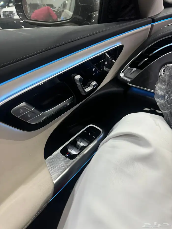 مورسيدس E200 2025 اصفار جديد 16