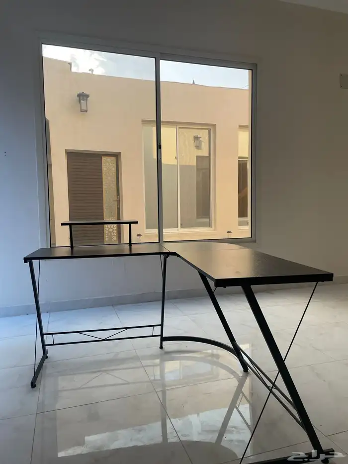 طاولة قيمنق مع كرسي 0