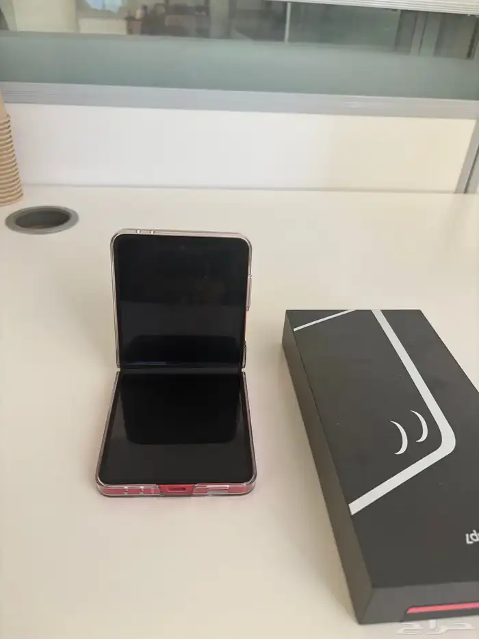 جوال سامسونج Z Flip 7 للبيع 10