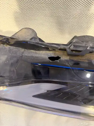 للبيع شمعة BMW730 2022 وشمعة لكزز NX350 2025 index