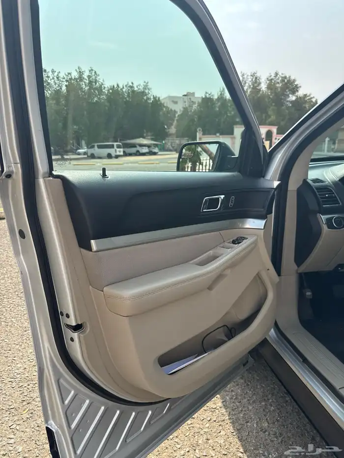 اكسبلورر 2018 نظيف V6 دبل تنفس طبيعي 18