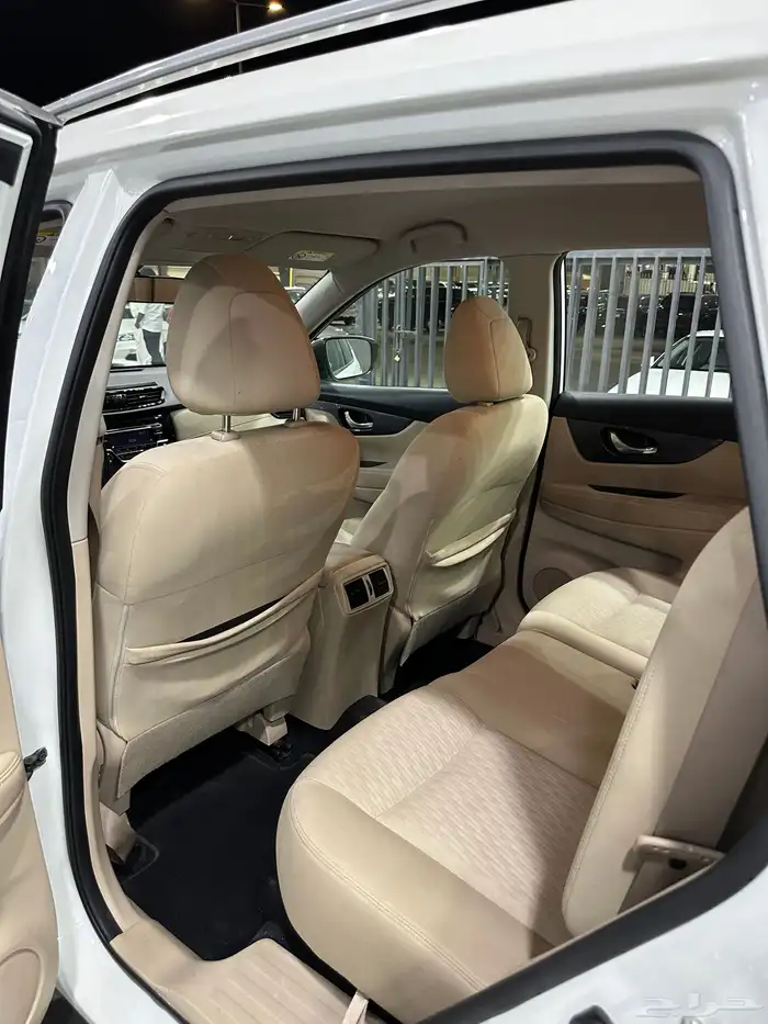 اكس تريل 2020 نص فل دبل لدى معرض(عبيد الرشيدي) 21