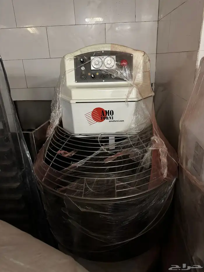 ثلاجات عرض عجنه 200 كيلو خلاط ايطالي 60 لتر لبيع 1