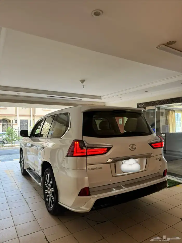 لكزس LX 570 سبورت 2021 أبيض لؤلؤي 5