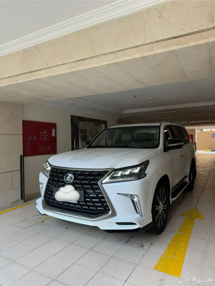 لكزس LX 570 سبورت 2021 أبيض لؤلؤي 2