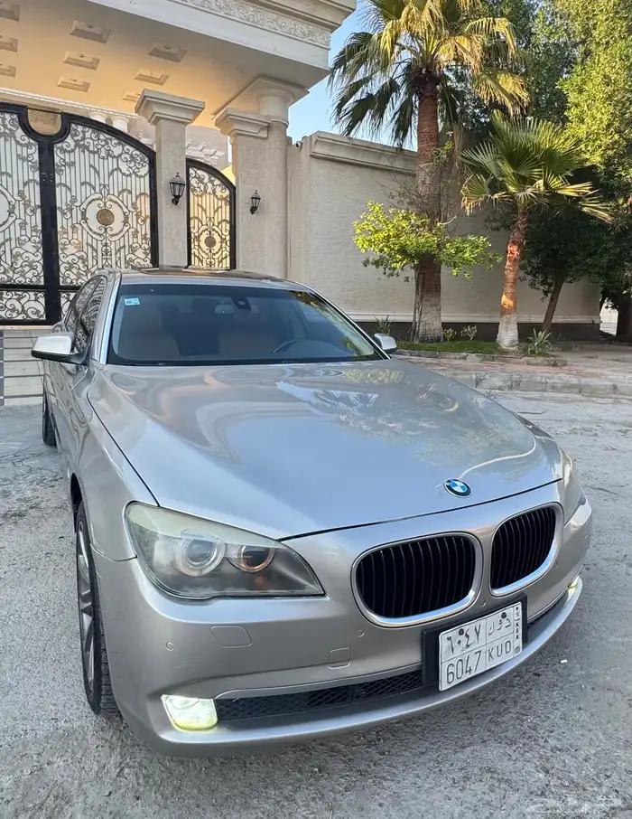 للبيع بي ام دبليو 730 2010 ممشى قليل 1