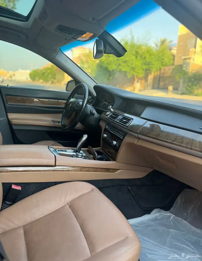 للبيع بي ام دبليو 730 2010 ممشى قليل 14