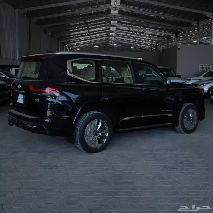 لاندكروزر VX بريمي موديل 2025 1