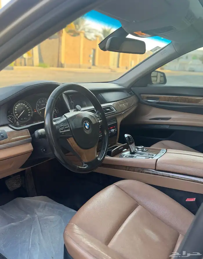 للبيع بي ام دبليو 730 2010 ممشى قليل 8