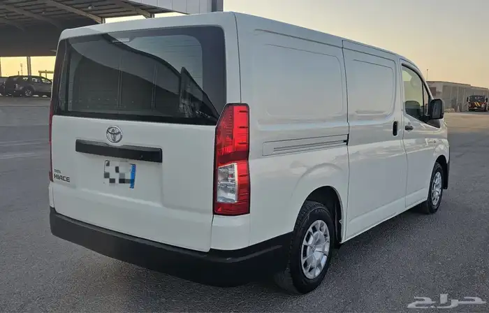 تويوتا باص 2023 بضاعه ديزل هايس للبيع 4