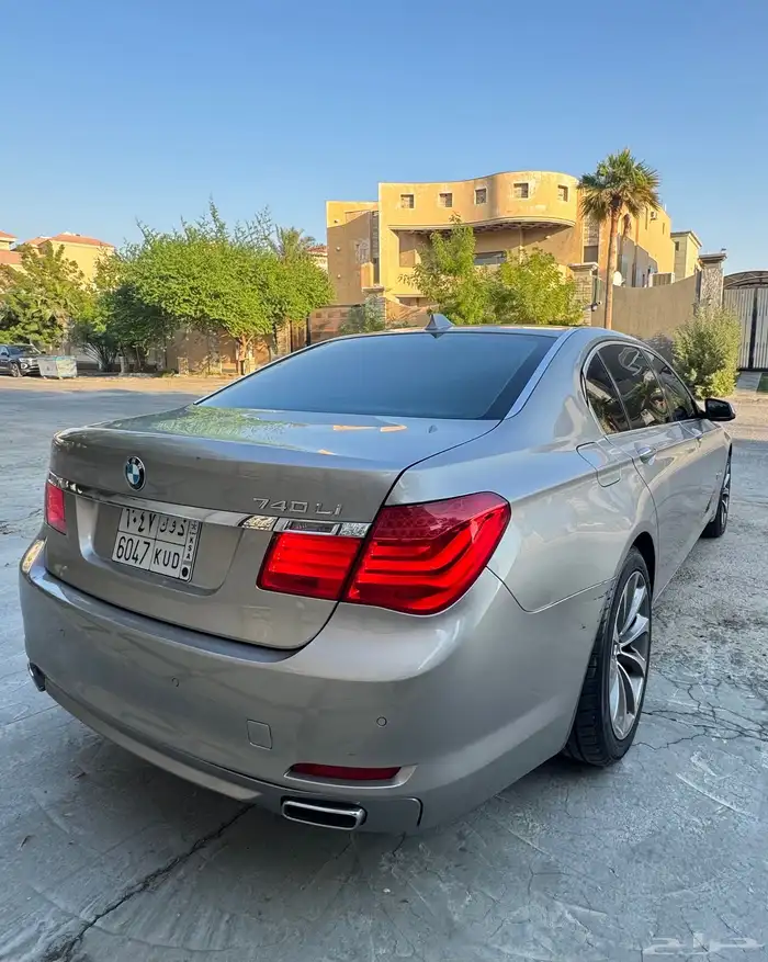للبيع بي ام دبليو 730 2010 ممشى قليل 3