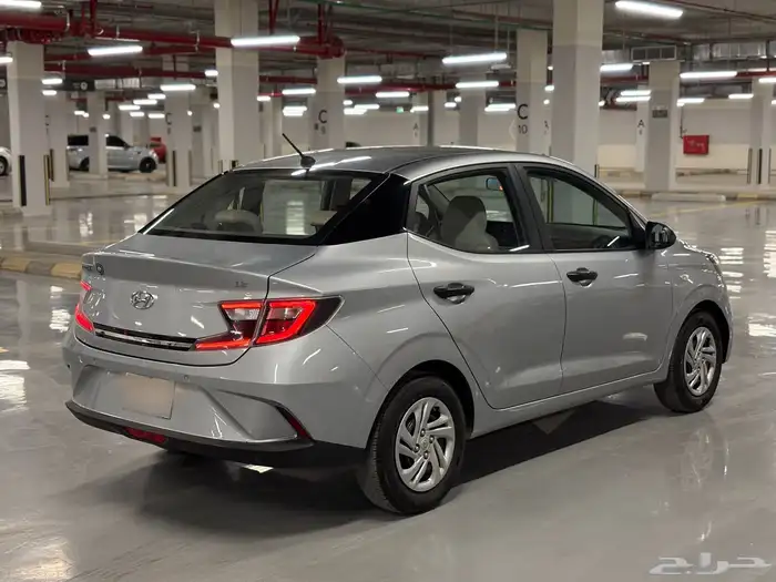 للبيع هيونداي i10 2023 فضي نظيفه 6