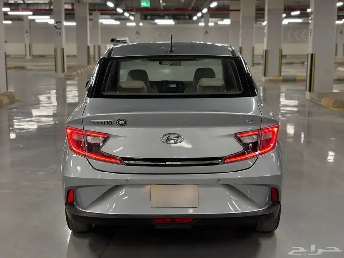 للبيع هيونداي i10 2023 فضي نظيفه 5