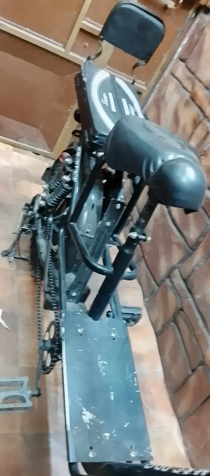 سكوتر كهربائي السكوتر نضيف وما يحتج الا بطاريه السعر 900 2