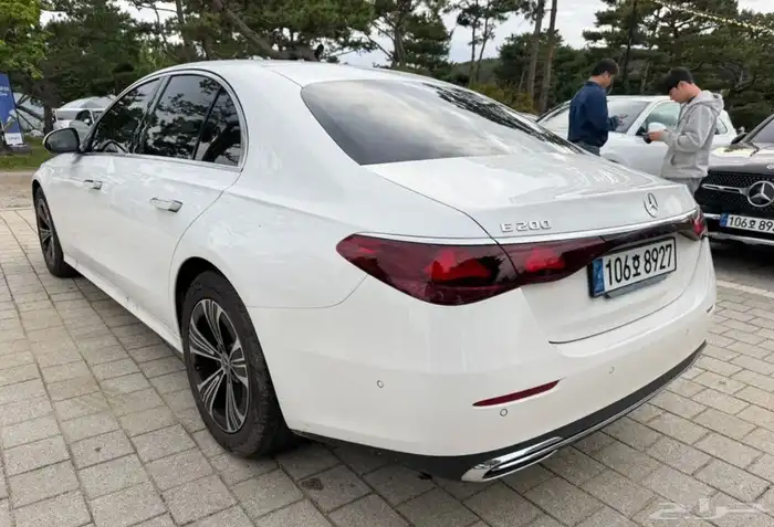 مرسيدس E200 2025 2