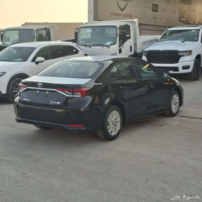 كورولا 2025 مطور مكينه 2.0 اسود السعر 76500 شامل الضريبة 5