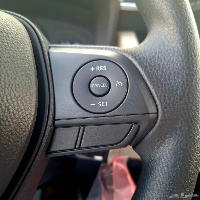 كورولا 2025 مطور مكينه 2.0 اسود السعر 76500 شامل الضريبة 26