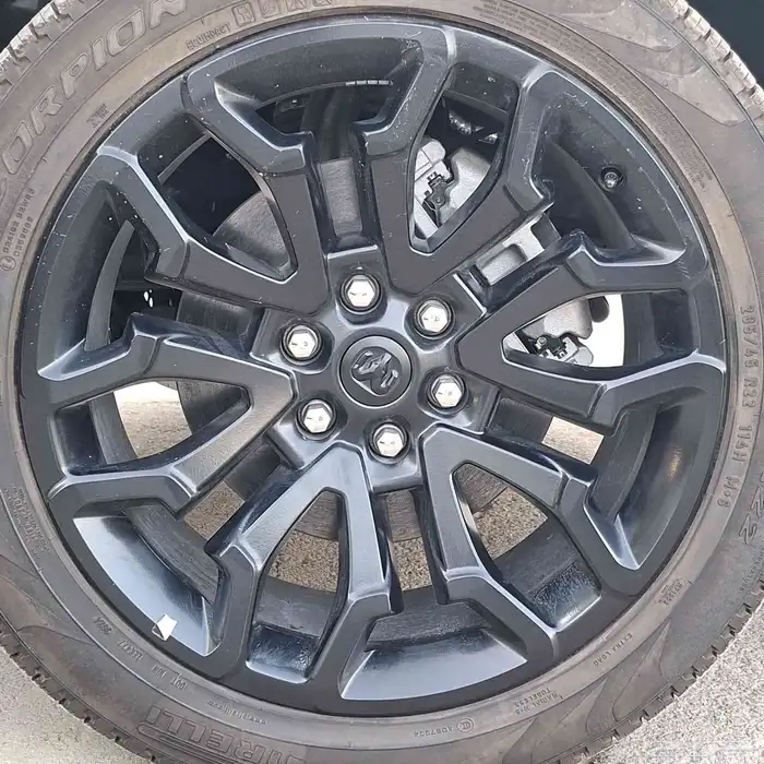 دودج رام لميتد بلاك اديشن 2025 خليجي السعر 295 شامل الضريبه 14