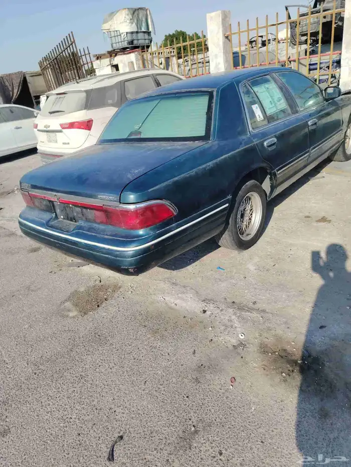 فورد ماركيز 97 قطع غيار فقط 1