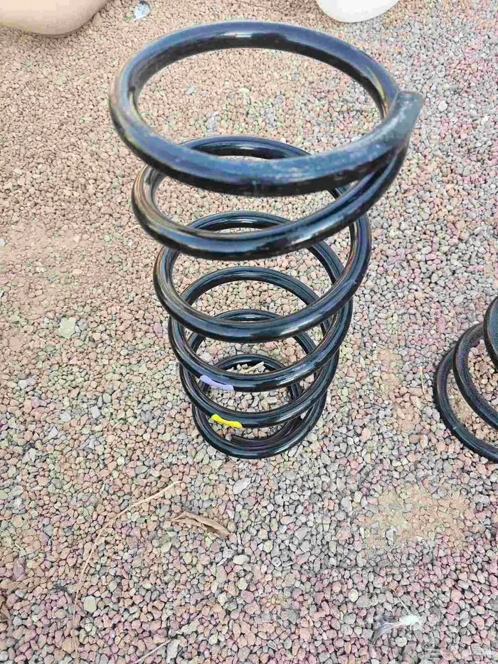 يايات جيب خلفي من موديل 2007 وتحت مستعمللت نظاف 1