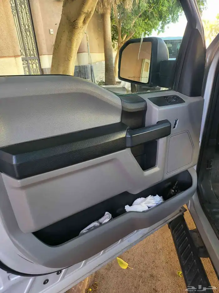 فوردXL F150 موديل 2018 فضي دبل 6سلندر 8