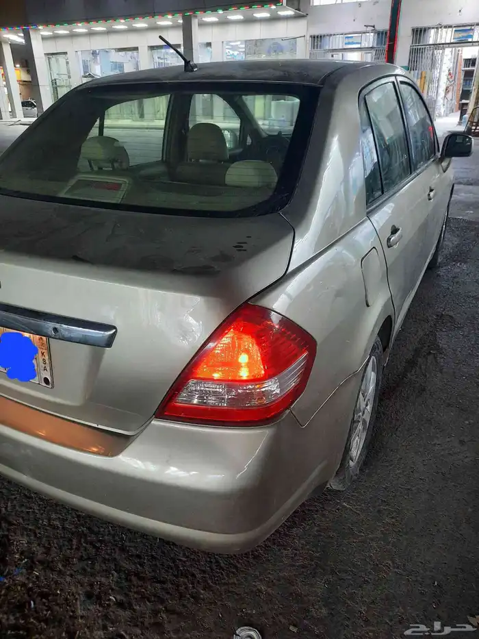 Nissan Tiida 2011 in very good condition 3