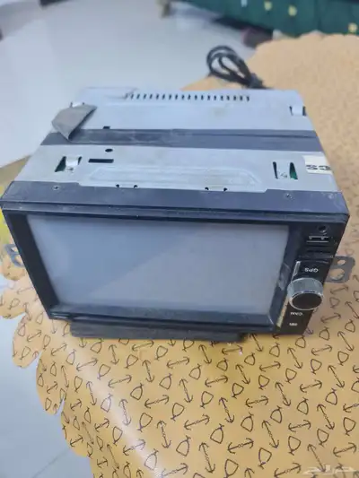 شاشه سياره للبيع السعر 200 0