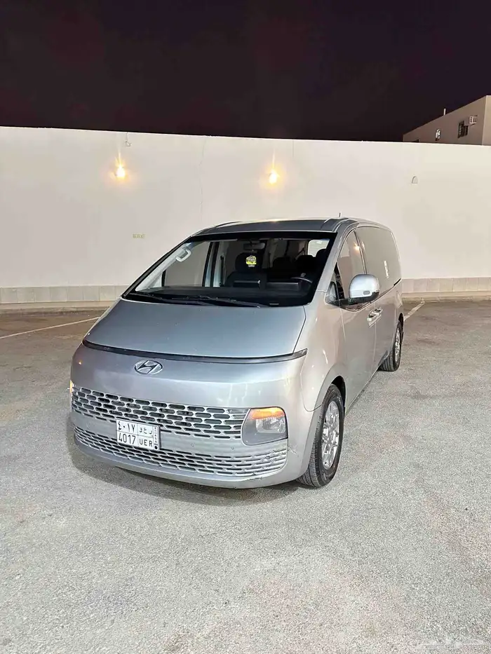 ستاريا موديل 2022 بنزين 19