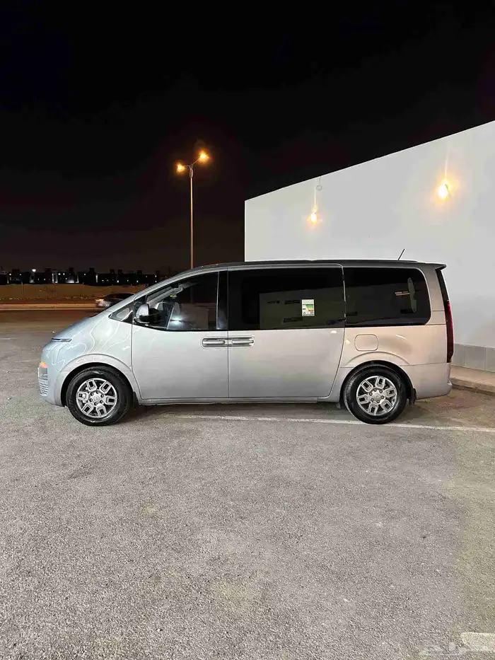 ستاريا موديل 2022 بنزين 5