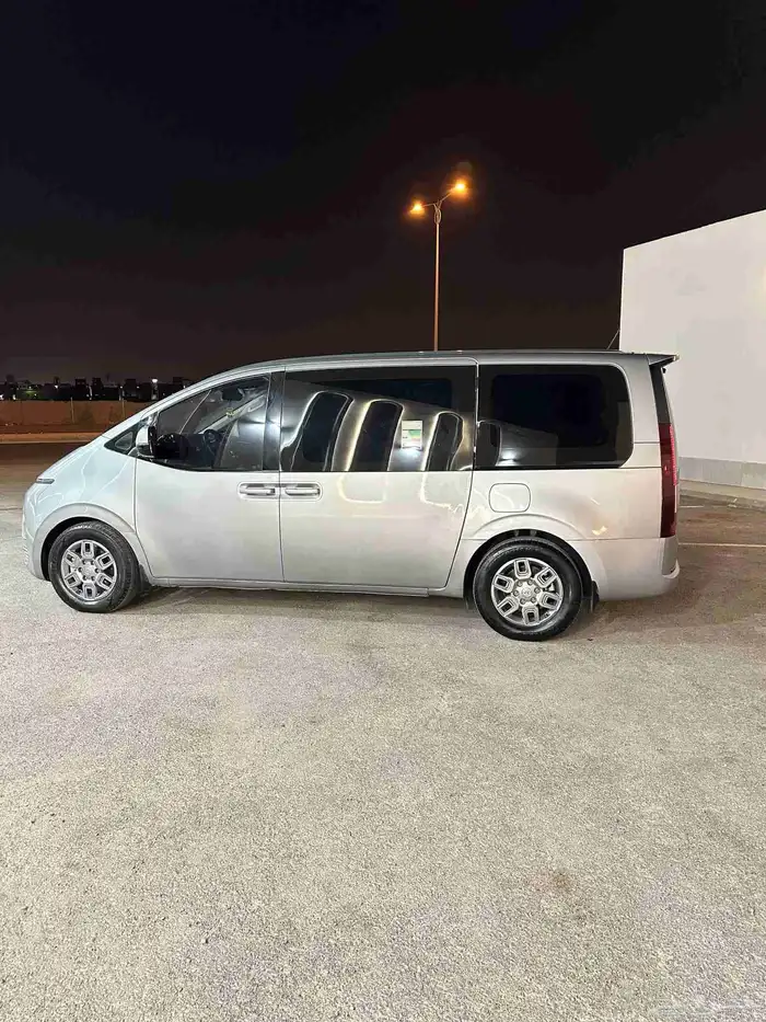 ستاريا موديل 2022 بنزين 18