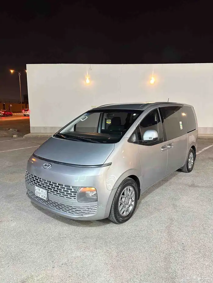 ستاريا موديل 2022 بنزين 6