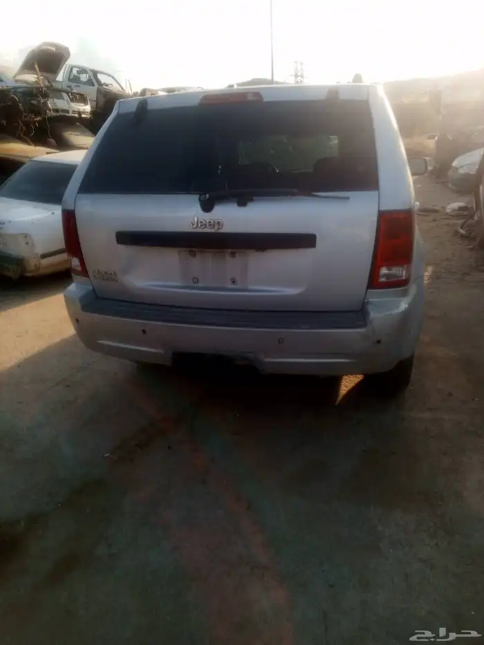 جيب جراندشيروكي 2007 تشليح قطع غيار 6