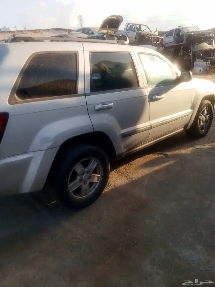 جيب جراندشيروكي 2007 تشليح قطع غيار 7