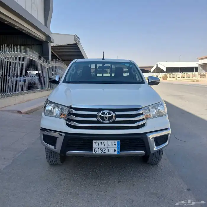 هايلوكس غماره 2024 ديزل مكينه 2800 قير اوتوماتيك - دبل 1