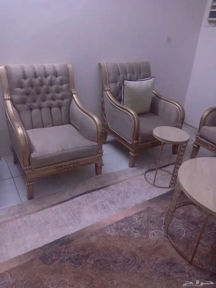 للبيع طقم كنب مع طاولات وسجاده وغساله 2