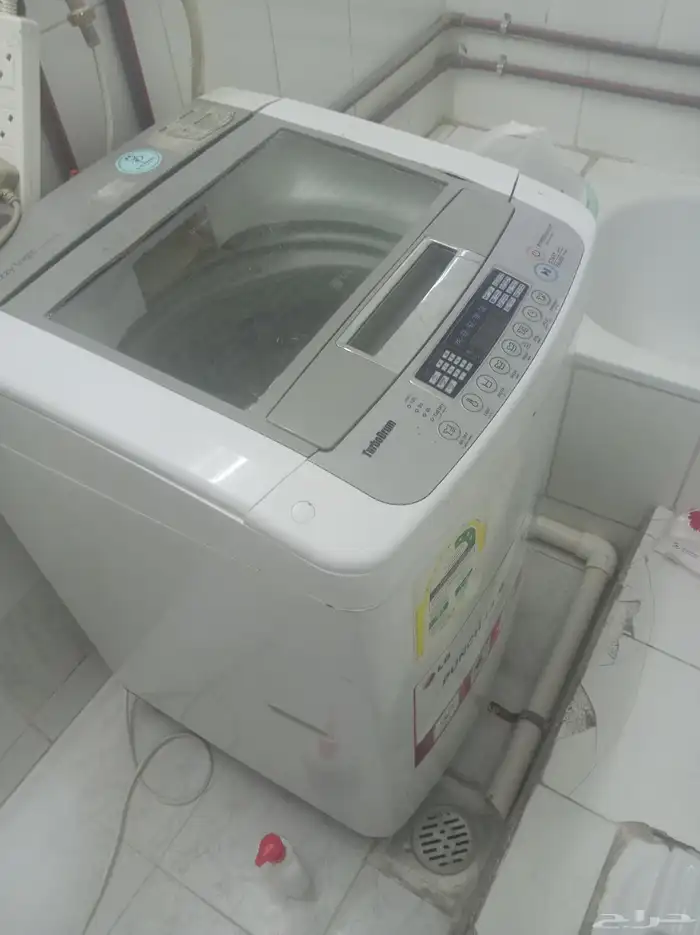 للبيع طقم كنب مع طاولات وسجاده وغساله 3