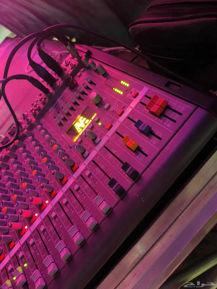 ايجار سماعات واجهزة صوت واضاءة 7