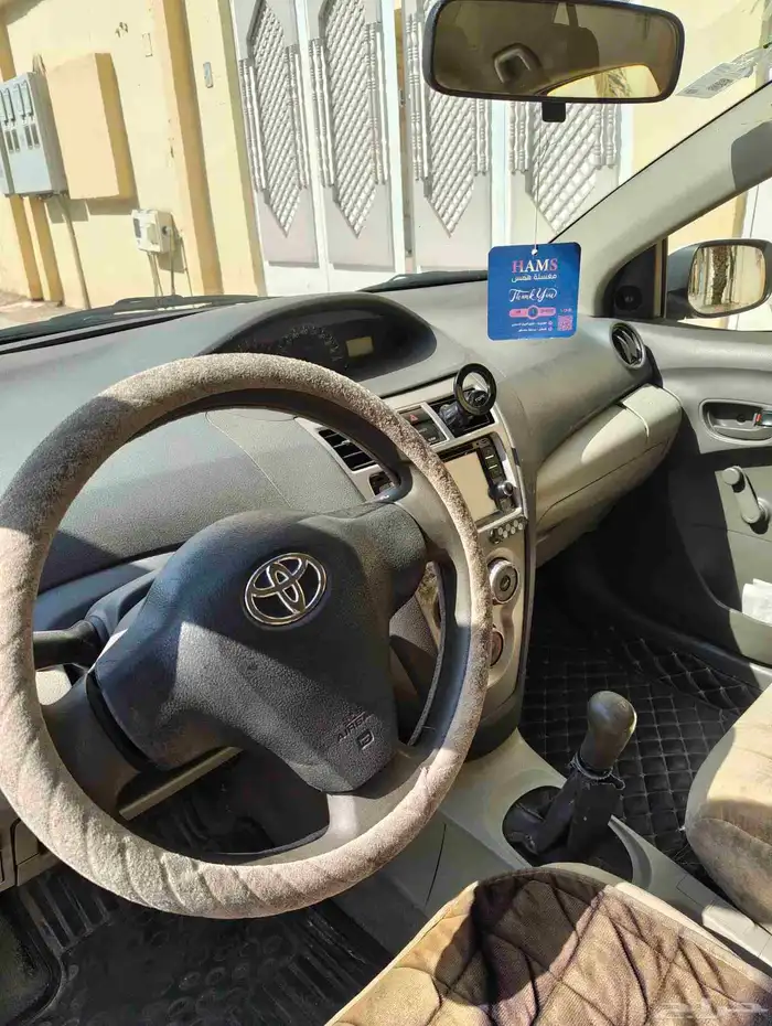 تويوتا يارس 2013  German student 3