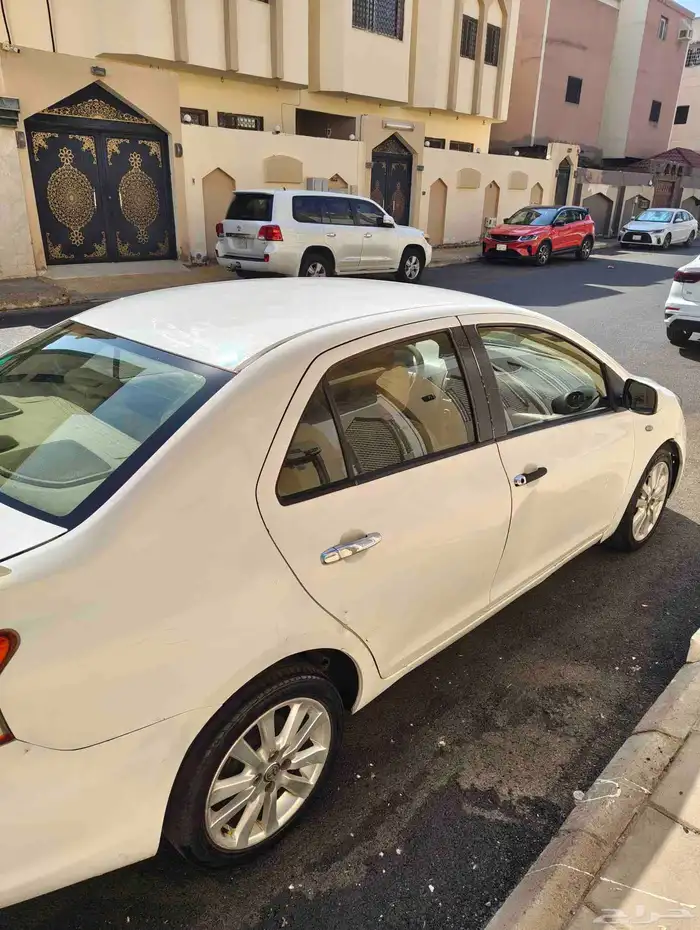 تويوتا يارس 2013  German student 4