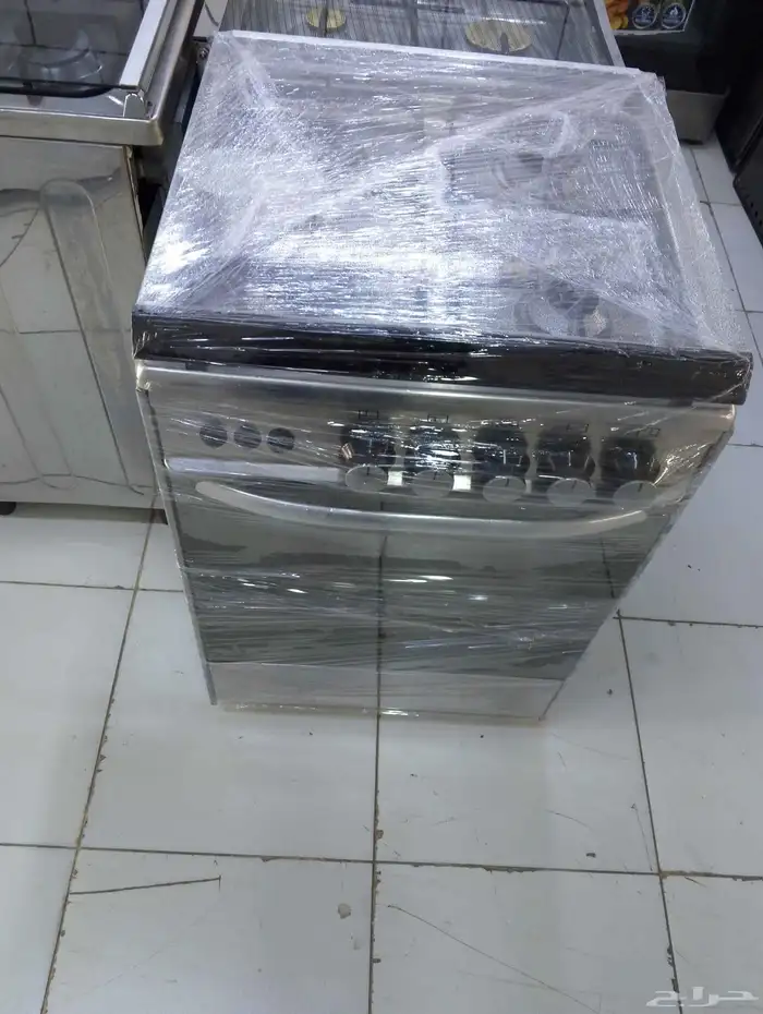 الفرن غاز مستخدم نظيف في 4عيون و 5 عيون لبيع 6