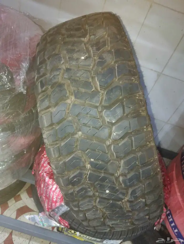 كفرات حجري مستعمل نضيف. مقاس265-65-17مديل 2023 3