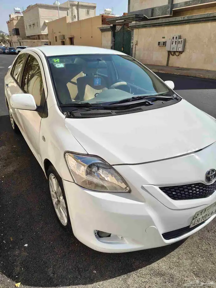 تويوتا يارس 2013  German student 1