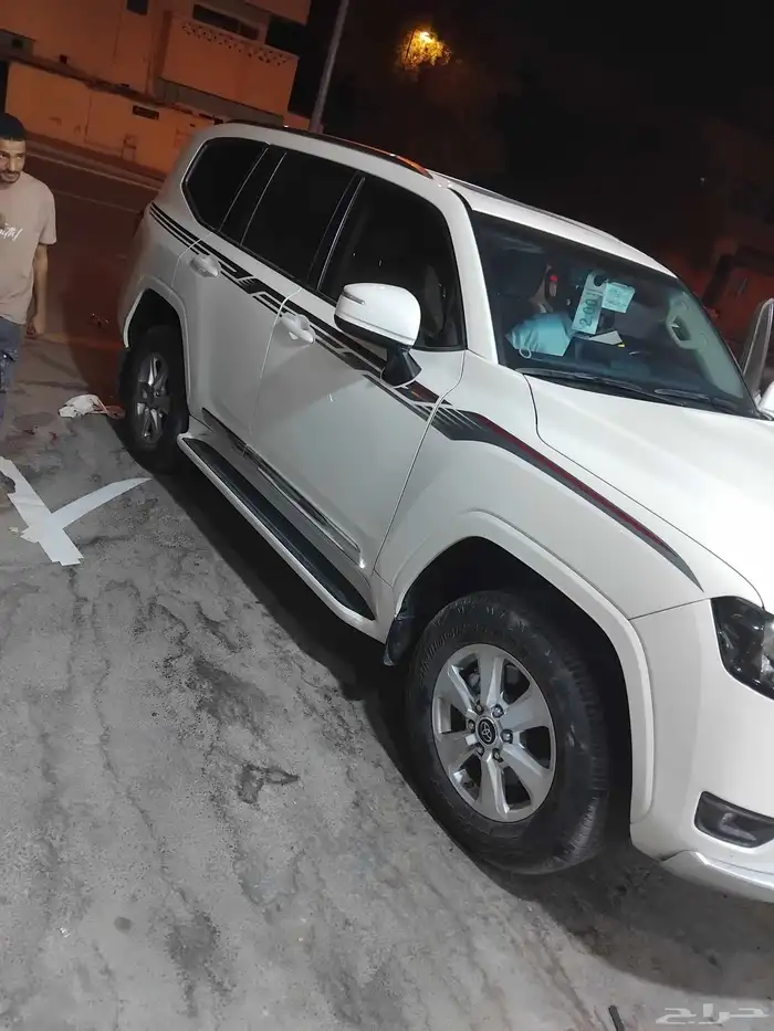 صدامات لاندكروزر 2025 14