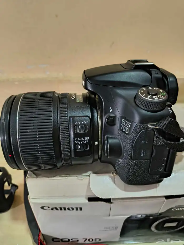 كاميرا كانون Canon D70 مع العدسة والعديد من الملحقات 3