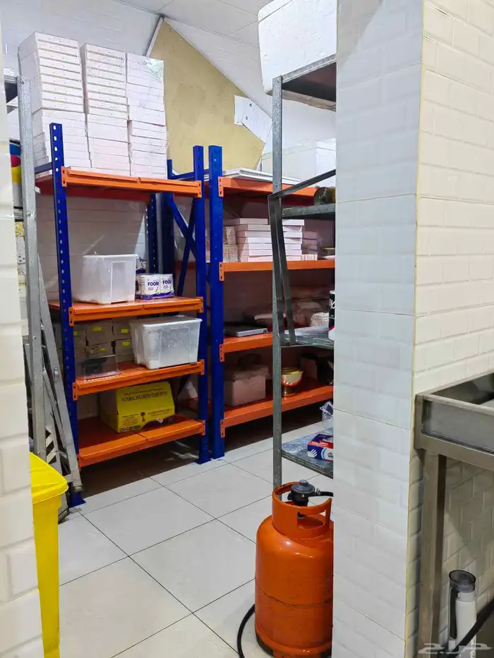 فرصة تجارية للتقبيل محل حلا ومعمل على طريق المية 3